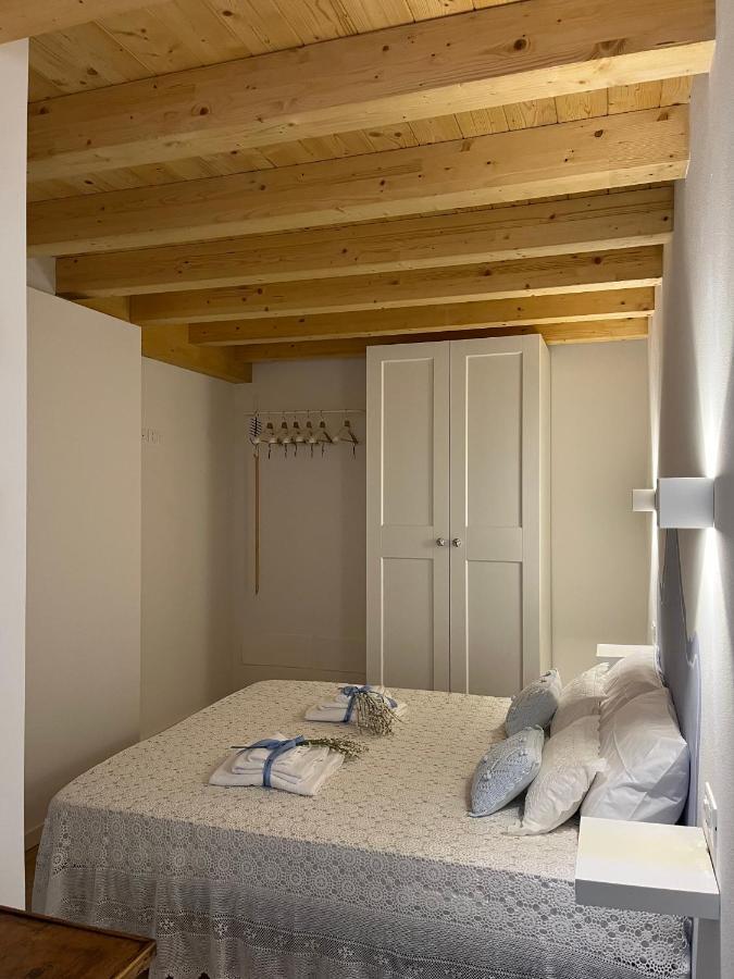 La Piccola Casa Al Lago - Intera Casa Con 3 Camere E 2 Box Salò Exterior foto